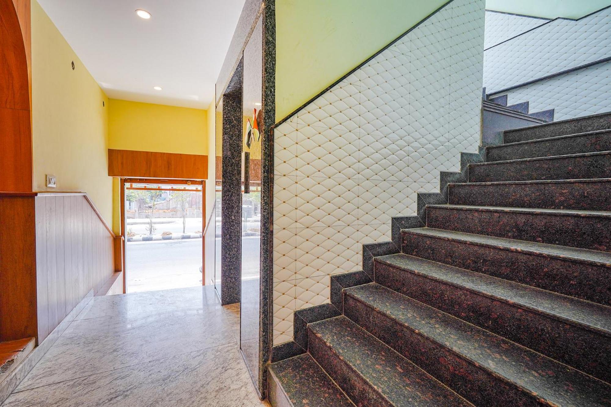 Fabhotel Bns Comforts Bangalore Bagian luar foto